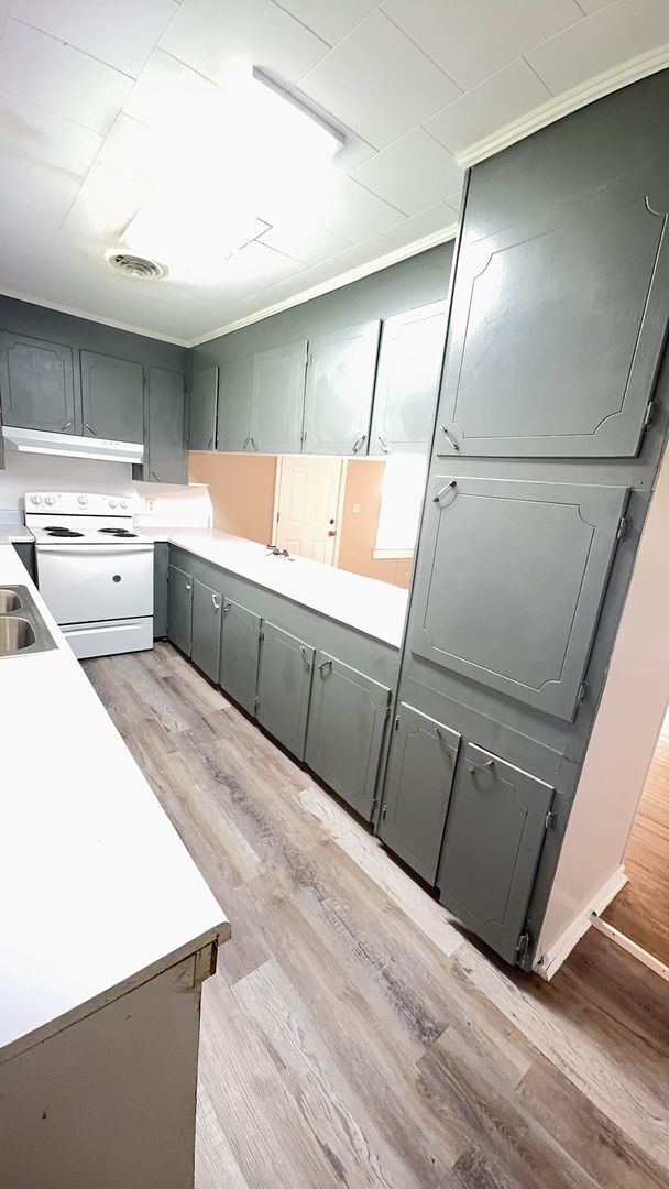 Building Photo - 104 Glenn St