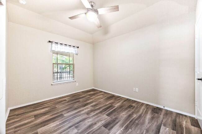 Building Photo - 209 Rawhide Way