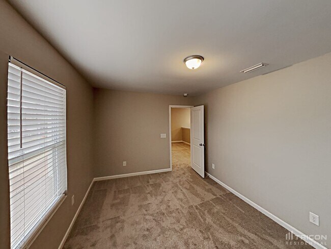 Building Photo - 5148 Red Poll Dr