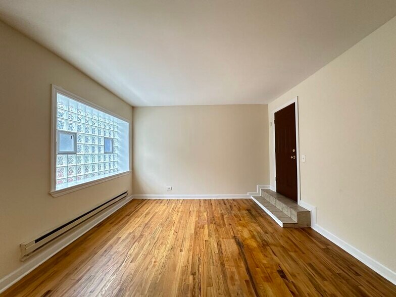Building Photo - 503 W Aldine Ave