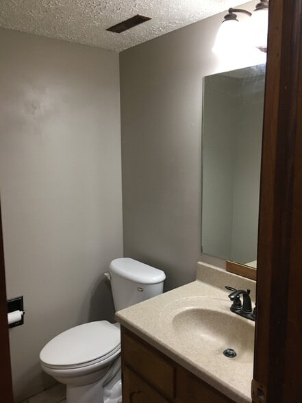 Building Photo - 4337 Edison Cir