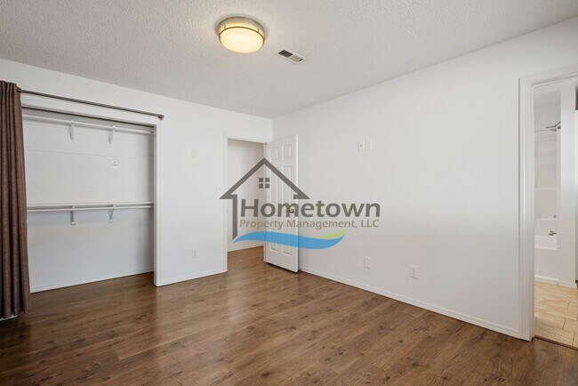 Building Photo - 3 Bedroom Home with Attached 3-Bay Garage ...