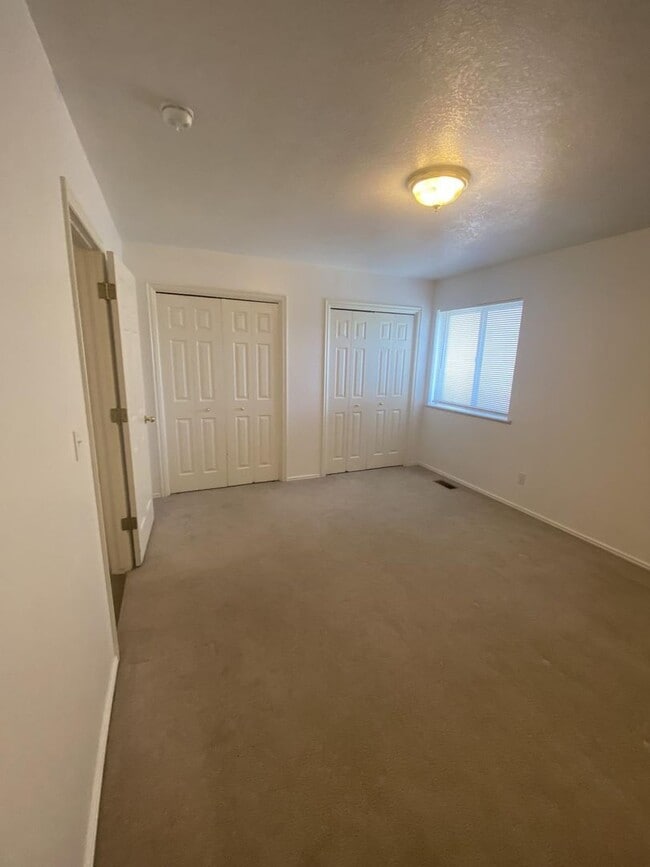 Building Photo - 295 W 600 N