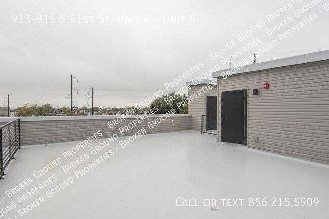 Building Photo - 913-915 S 51st St, Unit 8-Unit 8