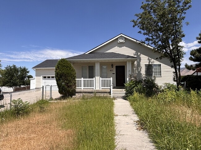 Building Photo - 627 E 700 N