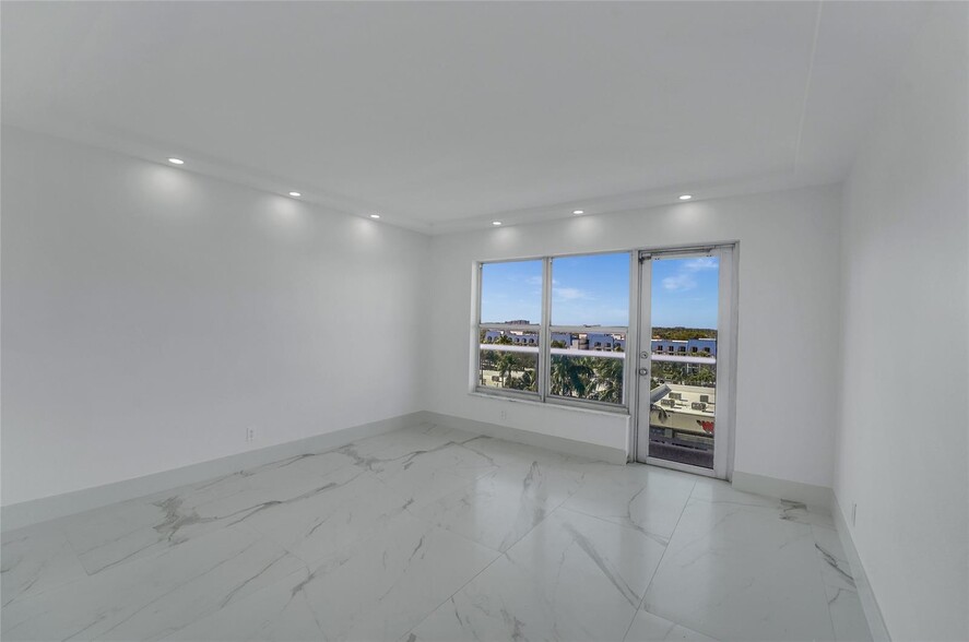 Building Photo - 3900 Galt Ocean Dr
