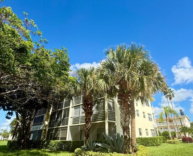 Building Photo - 143 Dorset D