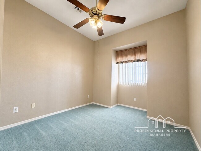 Building Photo - 3-bedroom, 3-bathroom home in Foothills Mobile Est