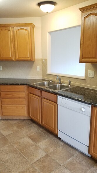 Building Photo - 1610 Little Bear Creek Pt
