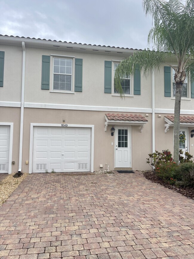 Building Photo - 1649 Napoli Dr W