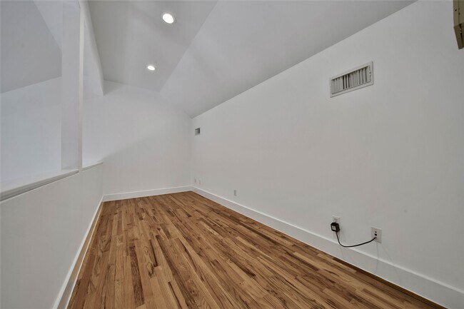 Building Photo - 4205 Eigel St