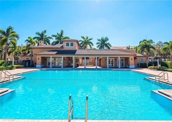Building Photo - 3 br, 2 bath Townhome - 840 SW 147th Ave #...