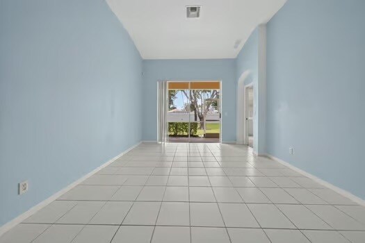 Building Photo - 7880 Lake Sawgrass Loop