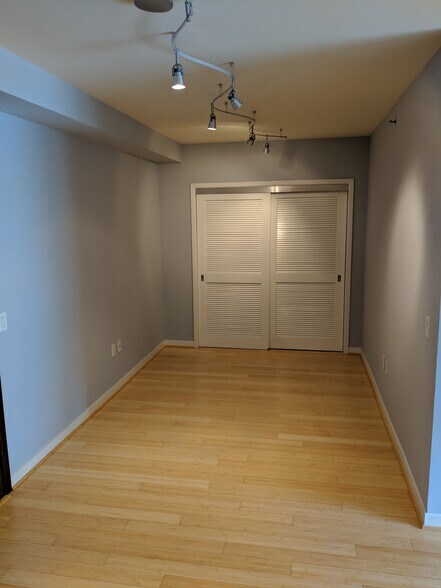 Den - 199 New Montgomery St