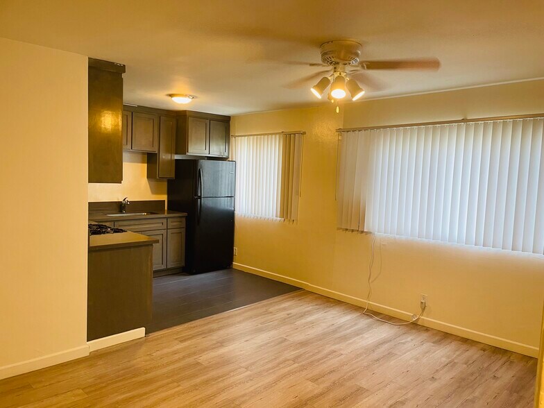 Building Photo - 501 Gayley Ave