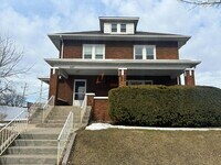 Building Photo - 207 Monroe St