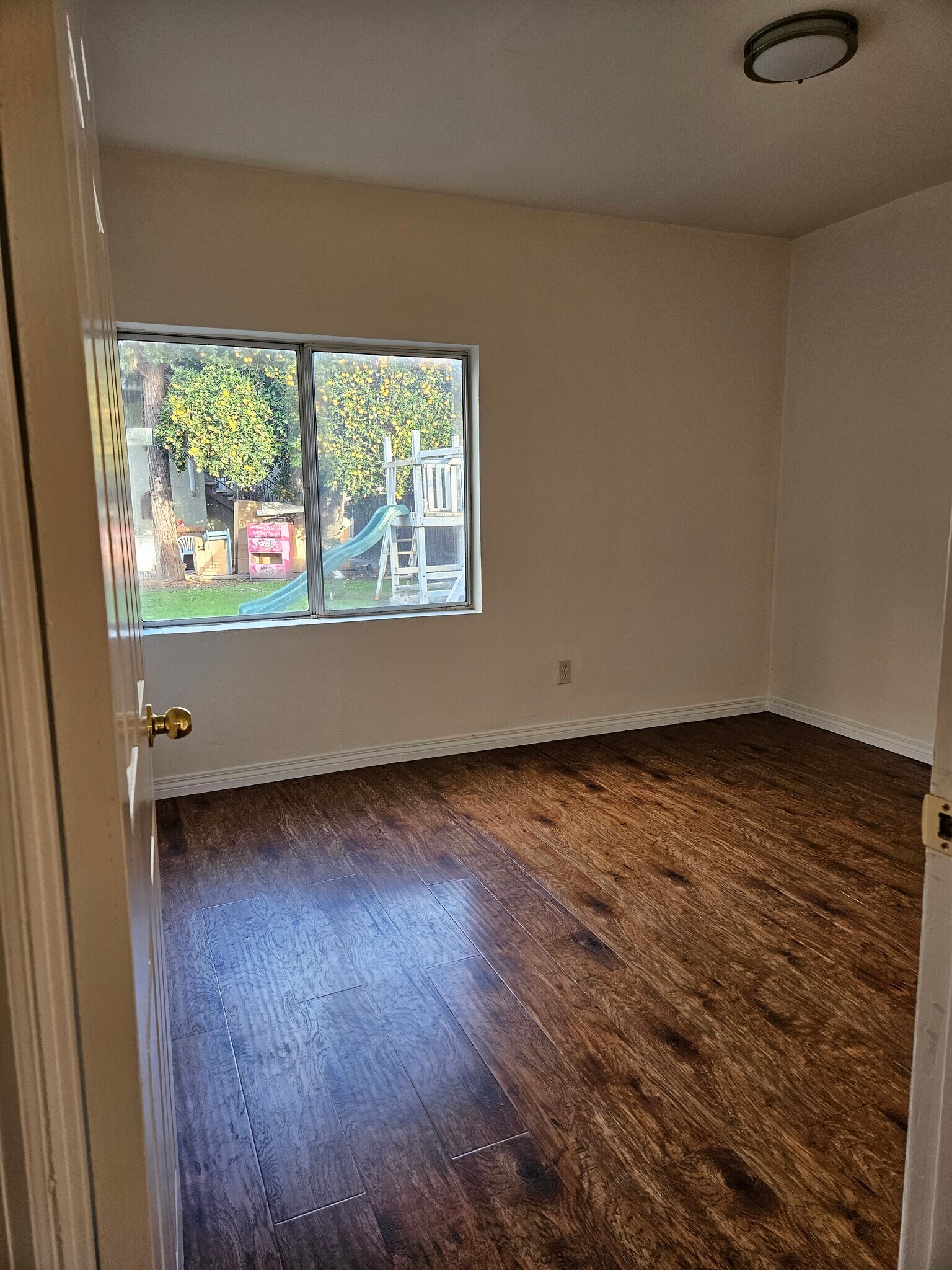 Building Photo - 1408 N Willowbrook Ave