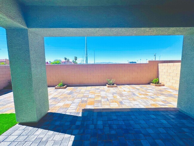 Building Photo - 1083 Saffron Toucan Ln