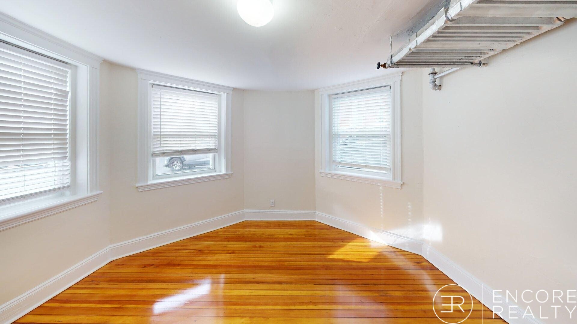 Building Photo - 7 Mt Hood Rd