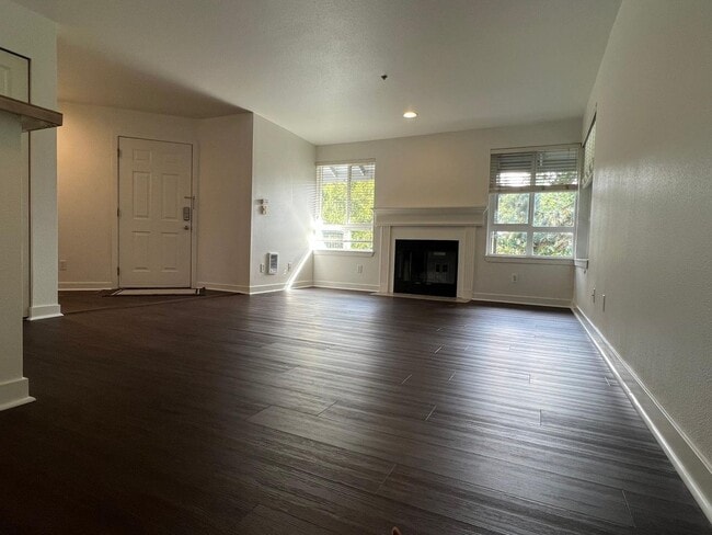 Building Photo - Nice 2 bed / 1 bath Condo in Bothell!