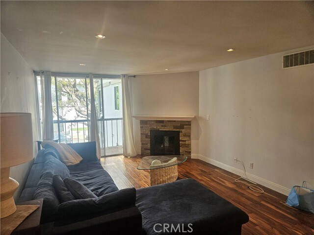Building Photo - 8530 Holloway Dr