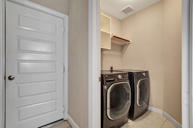 Building Photo - 22610 Birch Ridge Meadow Dr