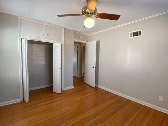Building Photo - 3 bedroom House