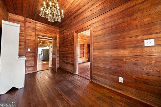 Building Photo - 497 Old Hwy 85