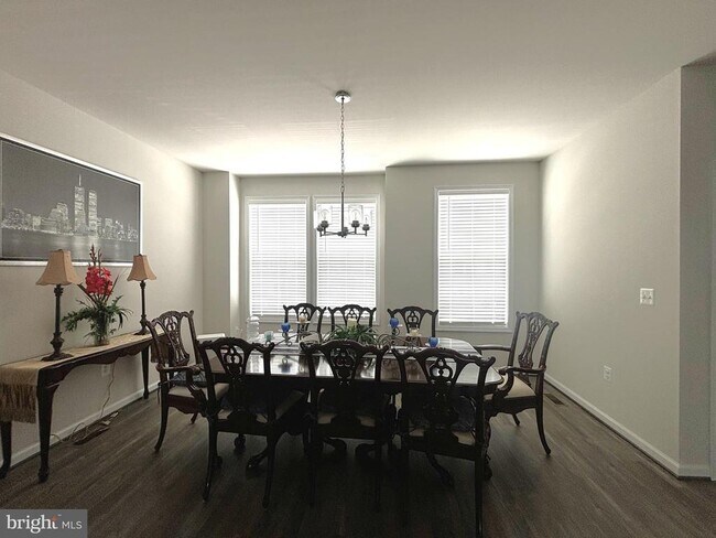 Building Photo - 4105 Bolton Ct