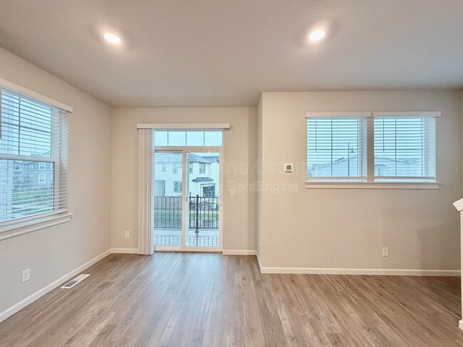 Building Photo - 8153 SE Crabapple St