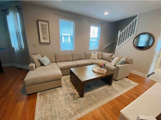 Building Photo - 1812 Carrollton Ave