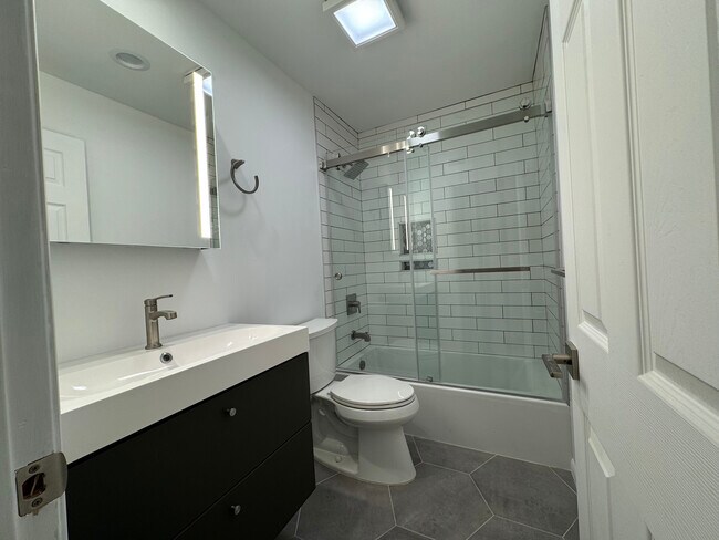 Building Photo - 431 N Alhambra Ave