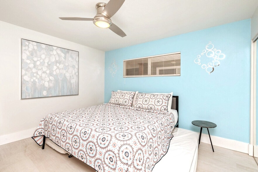 Building Photo - 4000 Gulf Terrace Dr