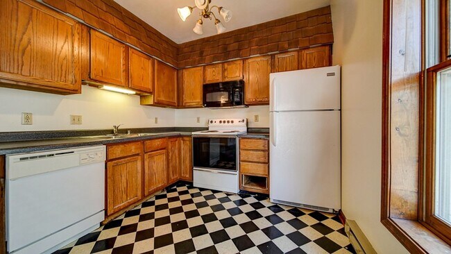 Interior Photo - 257-259 Langdon St.
