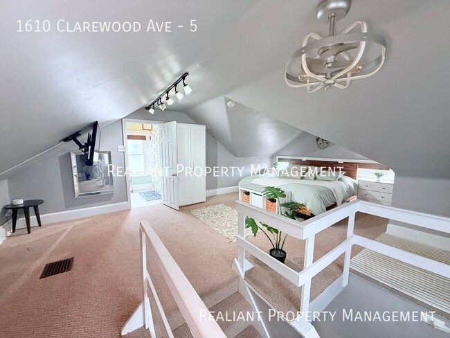 Building Photo - 1610 Clarewood Ave