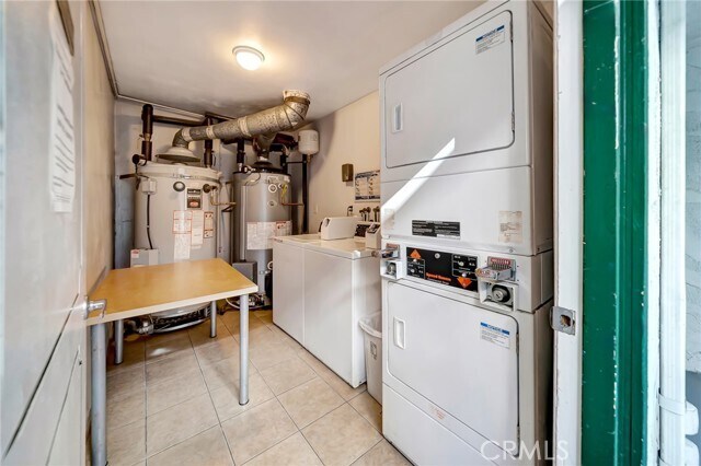 Building Photo - 5315 Zelzah Ave