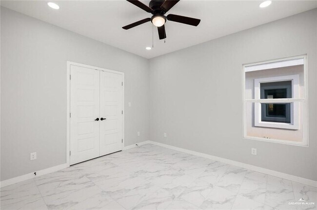 Building Photo - 1025 N Woodson Ave