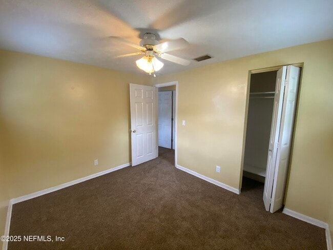 Building Photo - 165 Parkwood Dr W