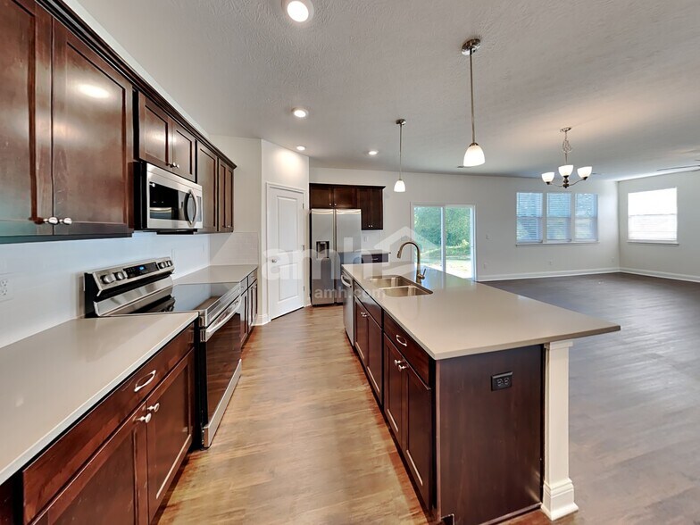 Building Photo - 8067 Hula Popper St