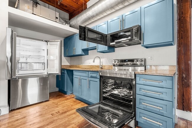 Building Photo - 49 Munroe St