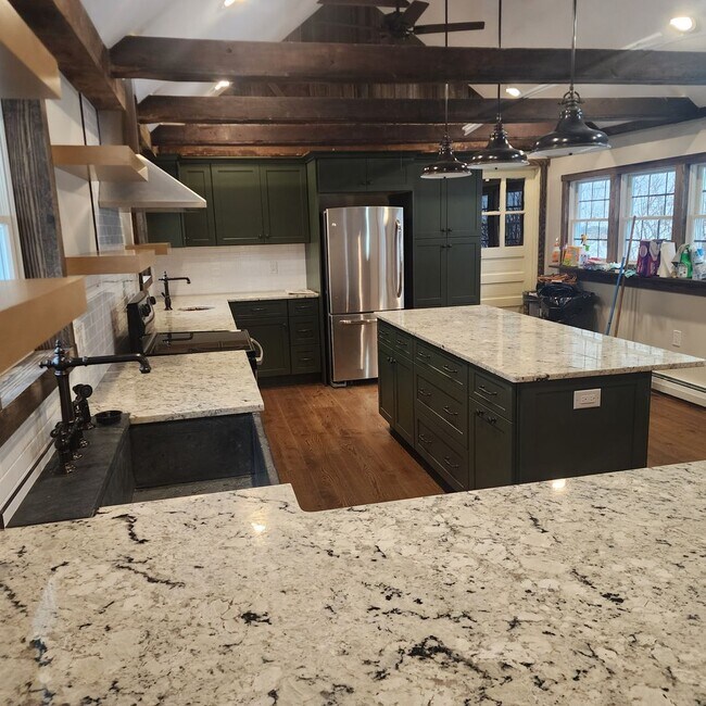 Building Photo - 4BR/1BA Home In East Haddam