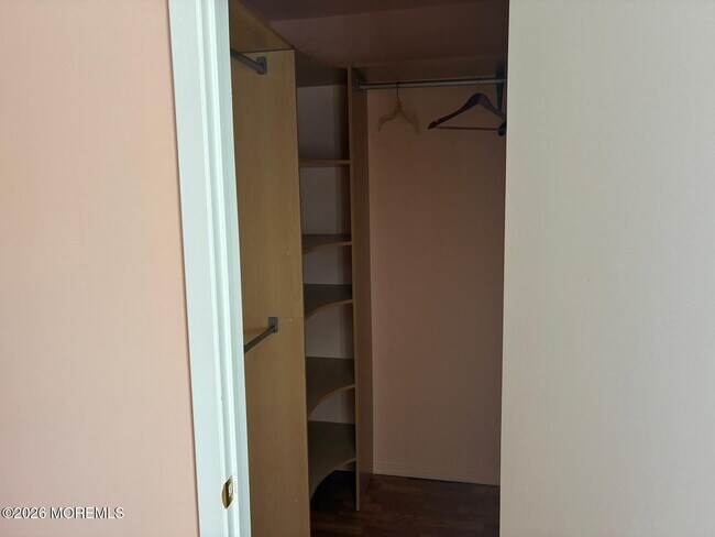 Building Photo - 131 Amberly Dr