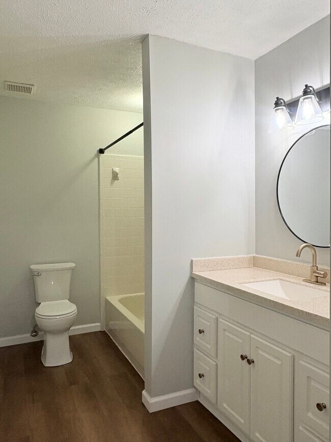 Building Photo - 2820 N Mill Pl