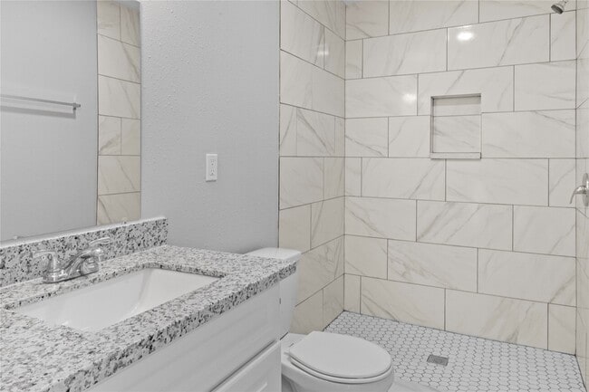 Building Photo - 10118 Norvic St