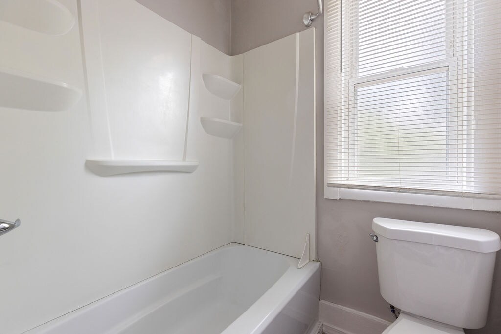 Building Photo - 1889 W 48th St