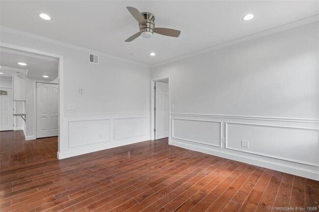 Building Photo - 1091 Whalley Ave