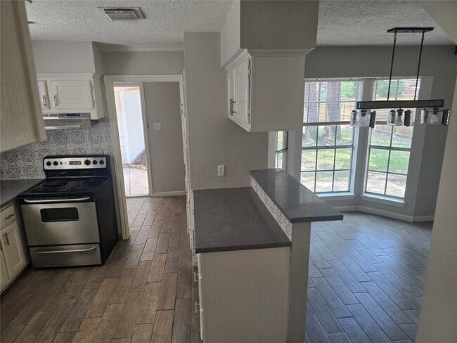 Building Photo - 3211 Highland Laurels Dr