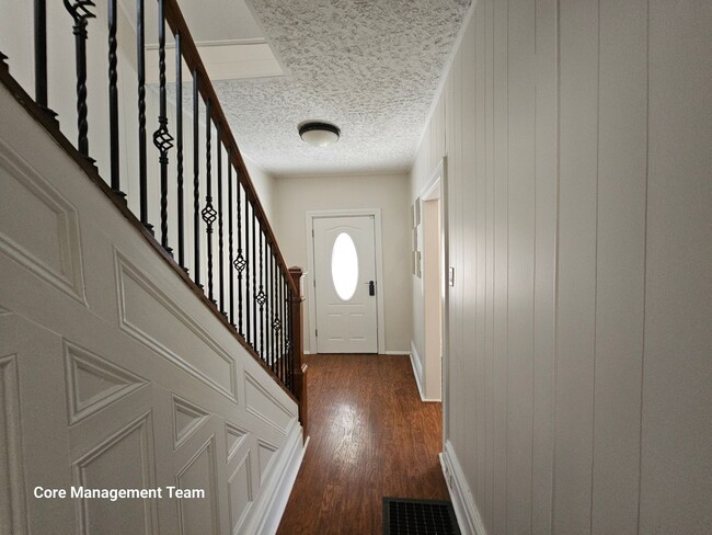 Building Photo - Amazing 4 bedroom 1 bath home in Avalon