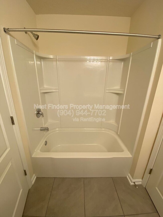 Building Photo - 9588 Star Dr