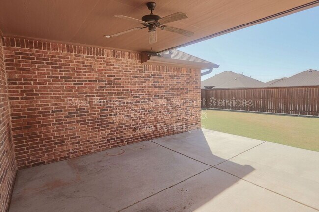 Building Photo - 9604 Justice Ave